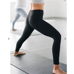 Zyia black pocket light and tight